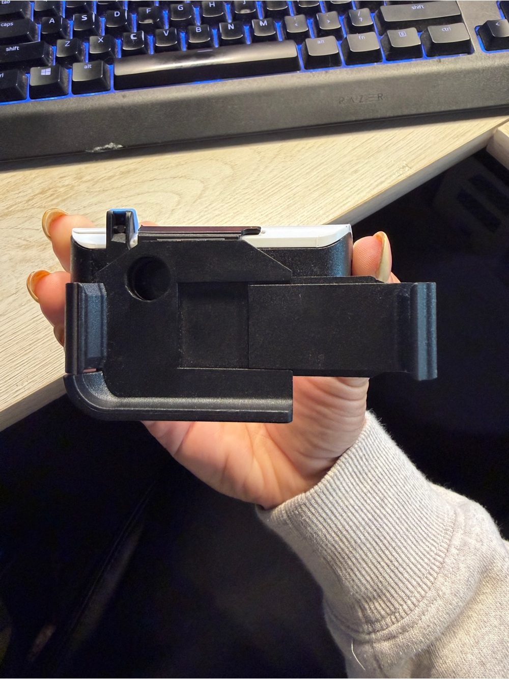 Inito Fertility Monitor iPhone 13 Pro Max - Picture 2 of 3